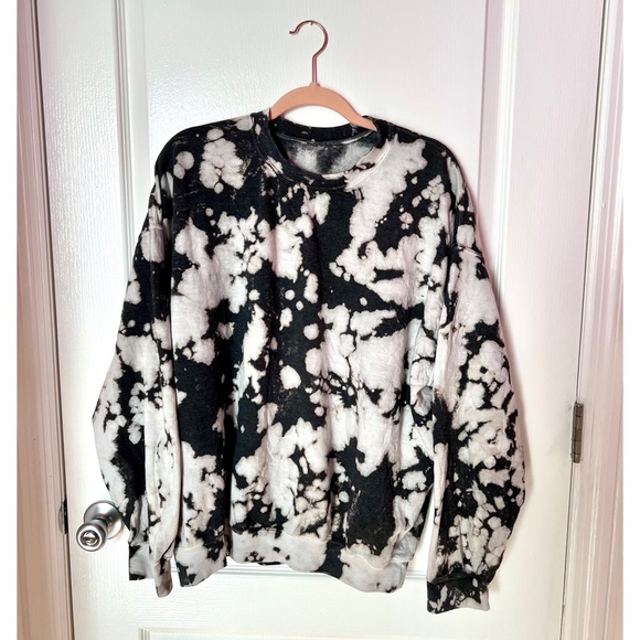 NWOT Urban Outfitters Urban Renewal BW Tie-Dye Crew Neck Sweatshirt ONE SIZE - Picture 5 of 7